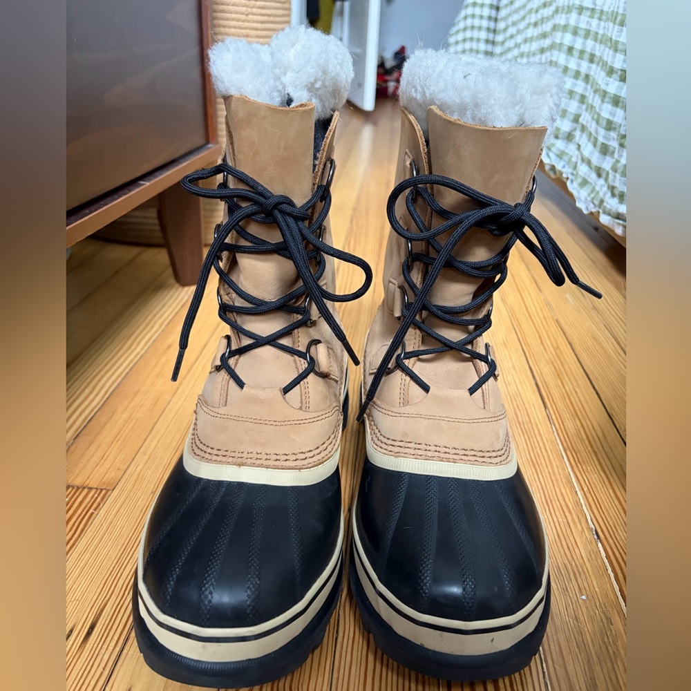 Sorel Caribou Snow Boots – Women’s Size 9.5